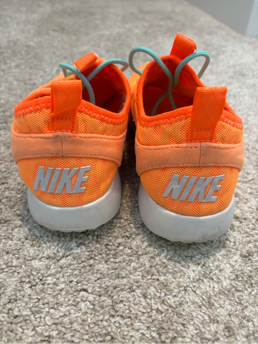 Nike Bright Orange Trainers with Teal Accent Laces - Picture 4 of 6